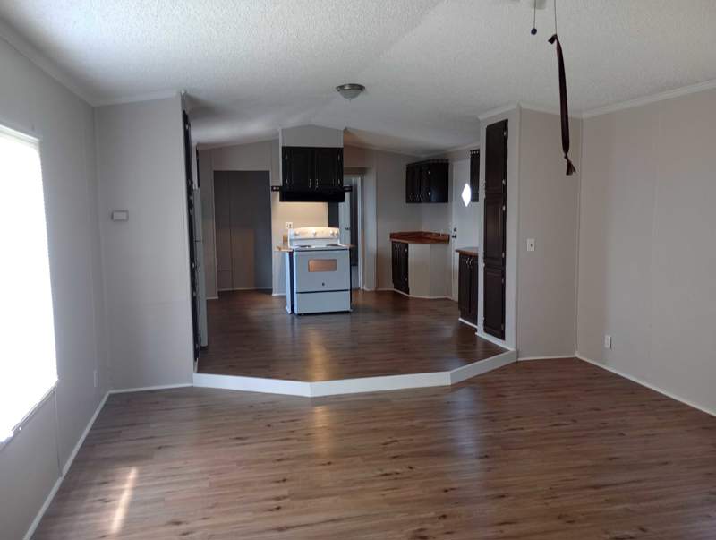 Listing-1532-Photo-f9e428e9-d4ad-47e1-baba-3e792d3a6787.jpg