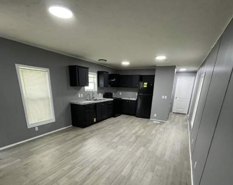 Listing-1930-Photo-a3f40300-c8c9-448a-b117-536c5e48443a.png