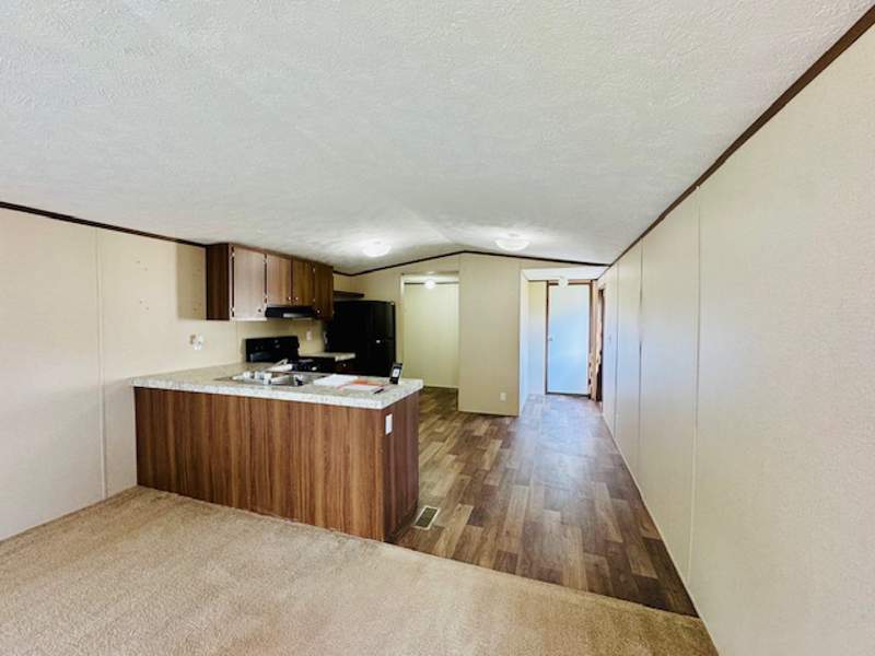 Listing-1413-Photo-62632075-a510-4e3f-87d3-5d5e95dd74de.jpg