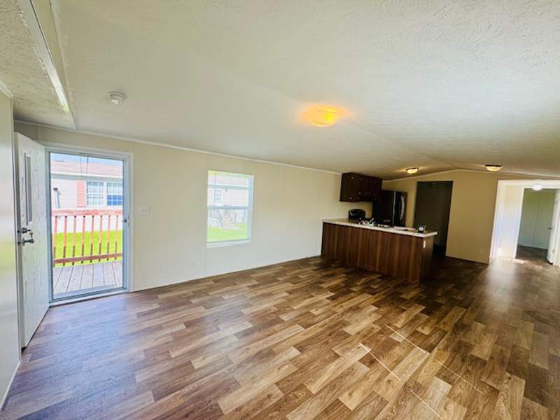 Listing-1438-Photo-4873b1c2-c530-403a-9616-c66c2eb4d2ad.jpg