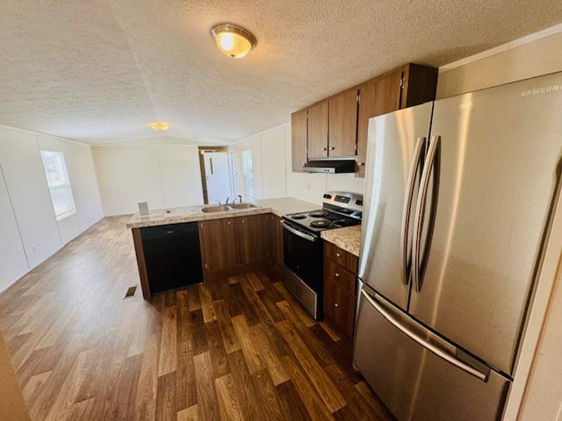 Listing-1438-Photo-a5277c43-79e8-4186-82bf-0142820a7d75.jpg