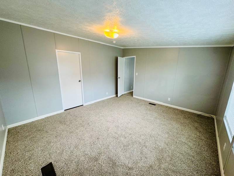 Listing-1520-Photo-12775b08-c430-4e14-af5c-c5b3bd1a3030.jpg