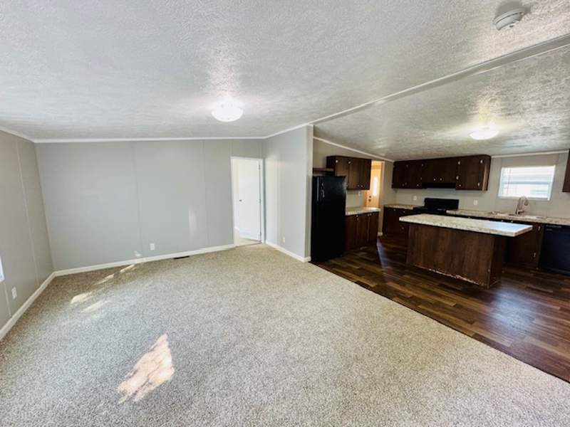Listing-1520-Photo-21e68a55-dec0-4e48-b497-fd796f22ffaf.jpg