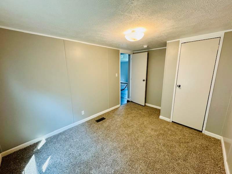 Listing-1520-Photo-878eb17b-4b35-4e4f-8bbe-2745097e11ff.jpg