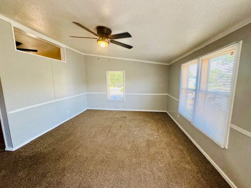 Listing-1521-Photo-bbd7b822-970e-4d12-85c5-25ffa7cb82f0.jpg