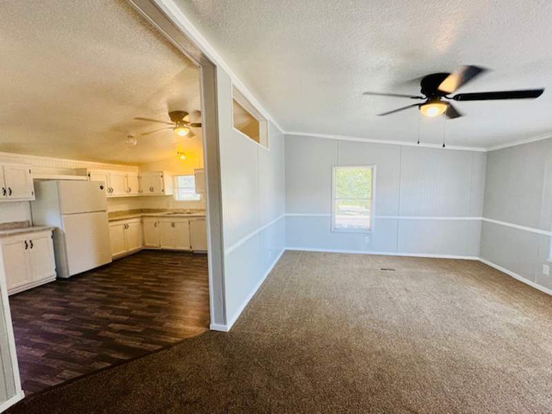 Listing-1521-Photo-cc0869e5-e06d-4bcd-9890-38077af5aec9.jpg