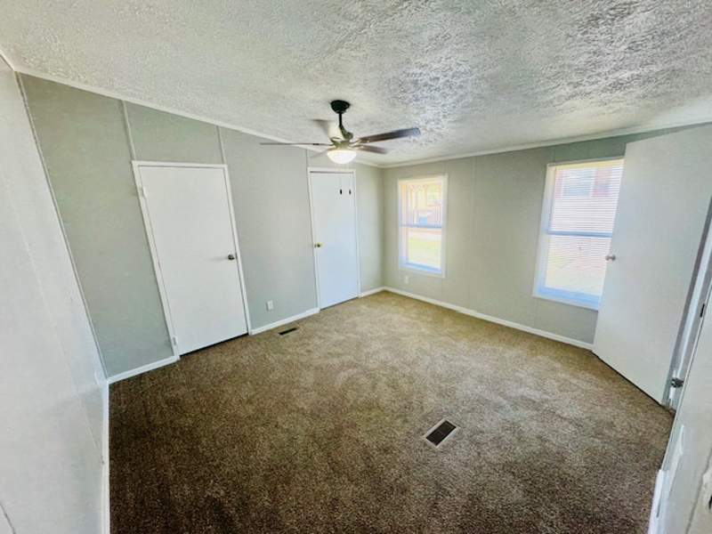 Listing-1521-Photo-cf5b3ae2-d2d4-45d0-9e78-4de1fc8507ce.jpg