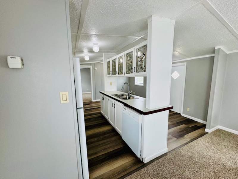 Listing-1919-Photo-21e7b407-6c9a-4843-8252-8098121d7d08.jpg