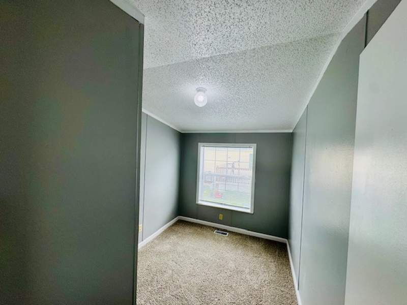 Listing-1919-Photo-4750aaba-04da-403f-a08e-a42f27ea66f6.jpg