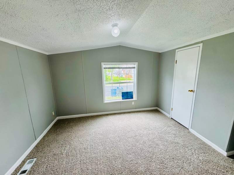 Listing-1919-Photo-4f50a2f6-e489-4e13-b86f-ec2ed11fe8f0.jpg