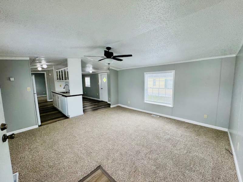 Listing-1919-Photo-86b96fc9-475f-4151-8d1b-271f54c0ddad.jpg
