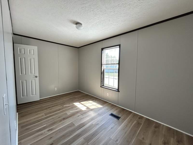 Listing-1440-Photo-7f34c448-81a9-4122-9a4b-7828dae49649.jpg