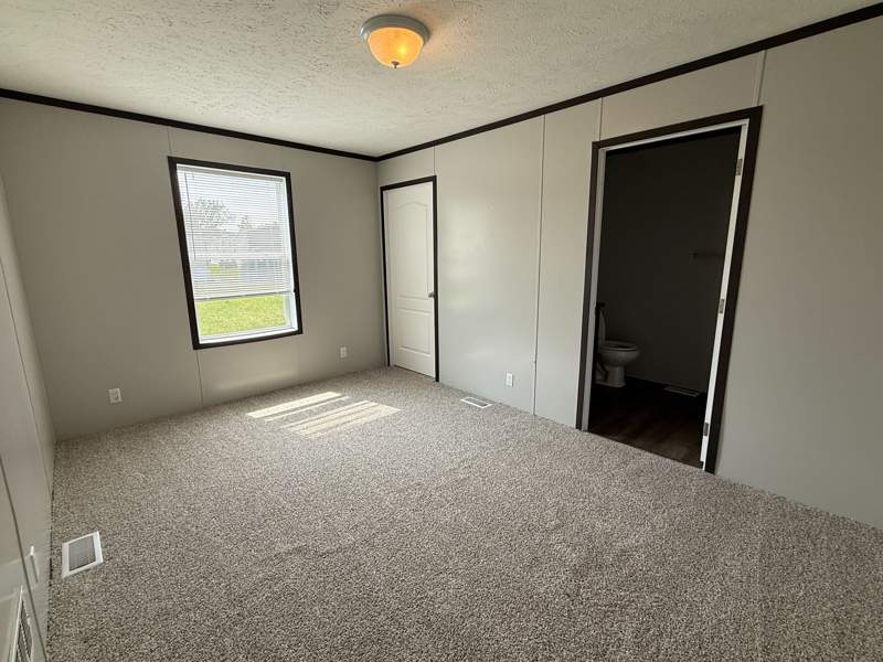 Listing-1452-Photo-50887c98-13aa-429a-9e85-3a3c28cd9046.jpg