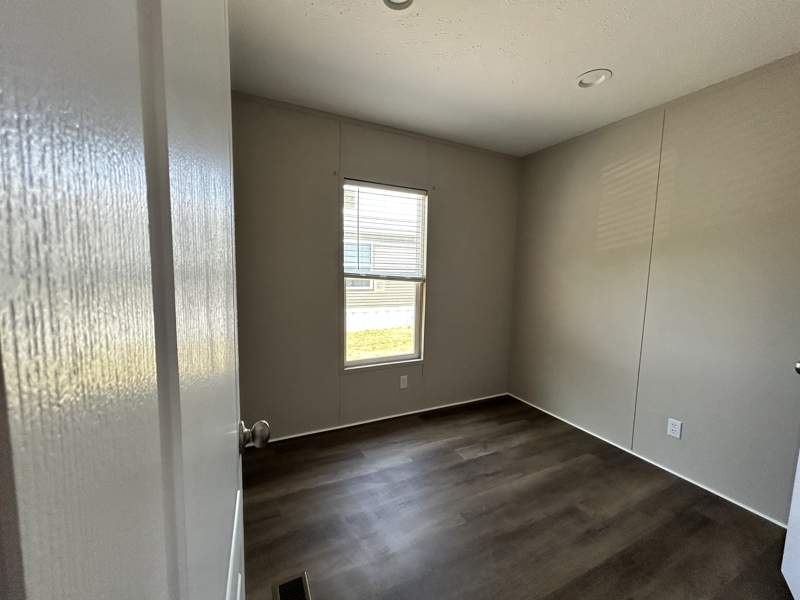 Listing-1457-Photo-79c68798-3797-481a-847d-df01810a1300.jpg