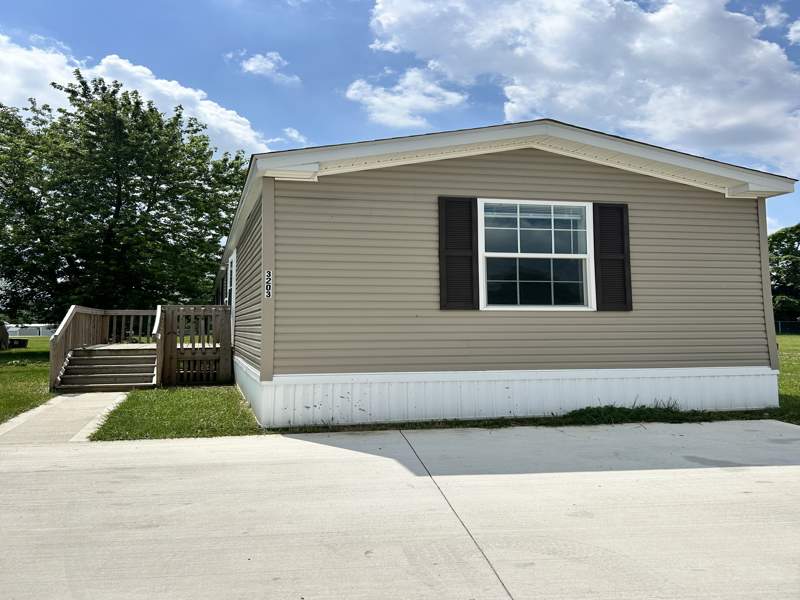 Listing-1469-Photo-14163f8e-189d-4327-bd8f-7e46fbdba8b7.jpg