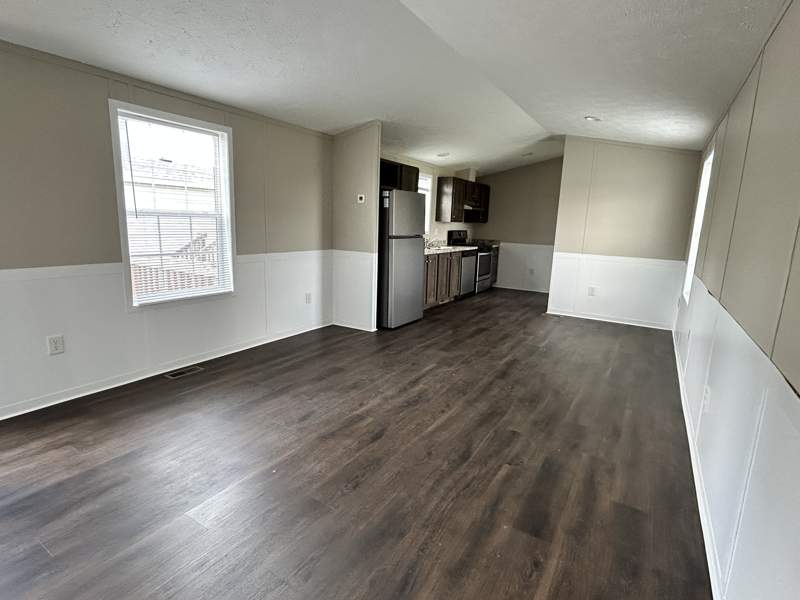 Listing-1469-Photo-c9206cd2-aef6-4f47-8476-e2f3c0d38137.jpg