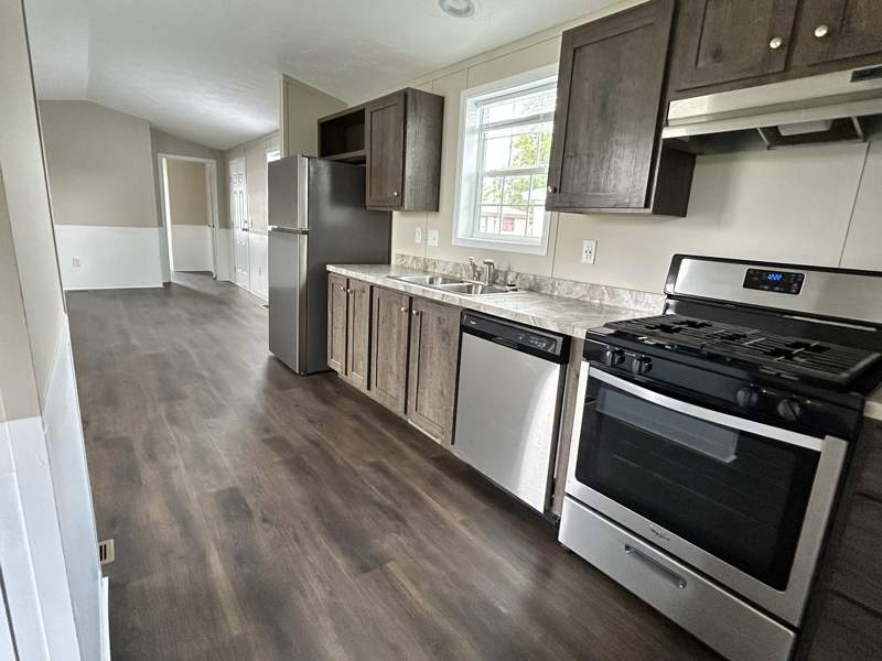 Listing-1469-Photo-cf8a1824-b120-4d81-a0cd-59b58a4d2557.jpg