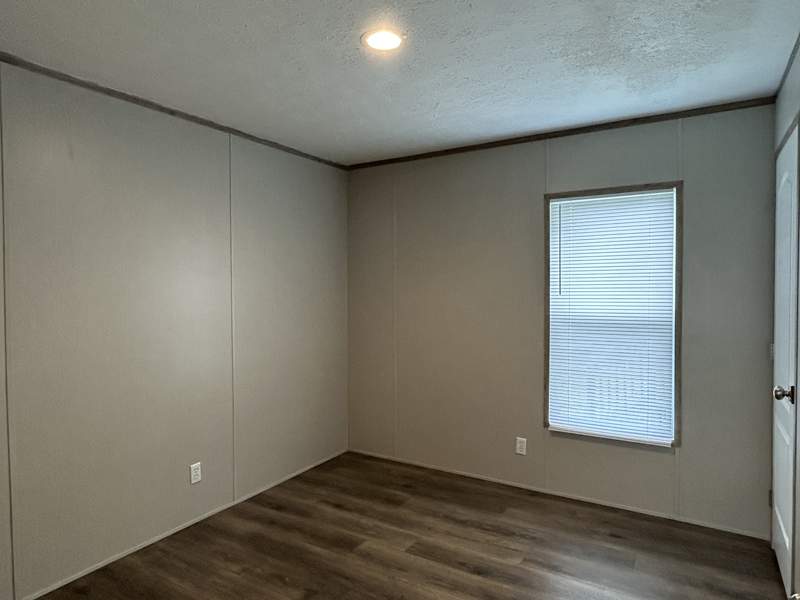 Listing-1951-Photo-01f41e37-0d52-4098-8eda-7688ae7e0a96.jpg