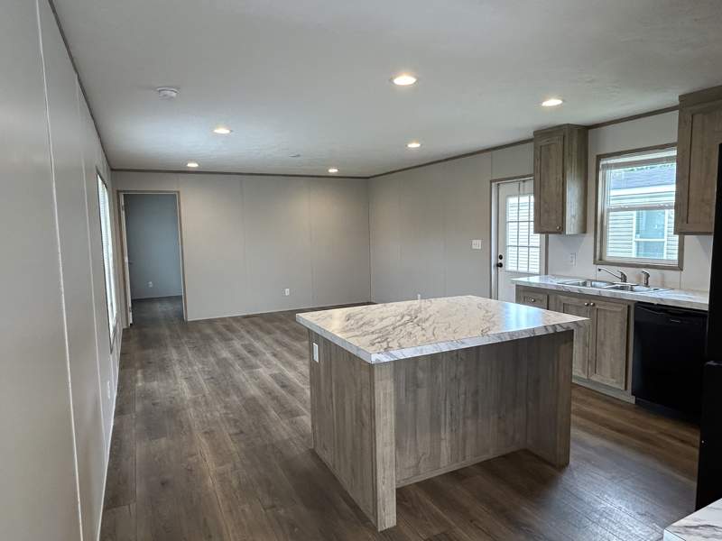 Listing-1951-Photo-3a6e46e0-433b-4045-8273-9e1663c46836.jpg