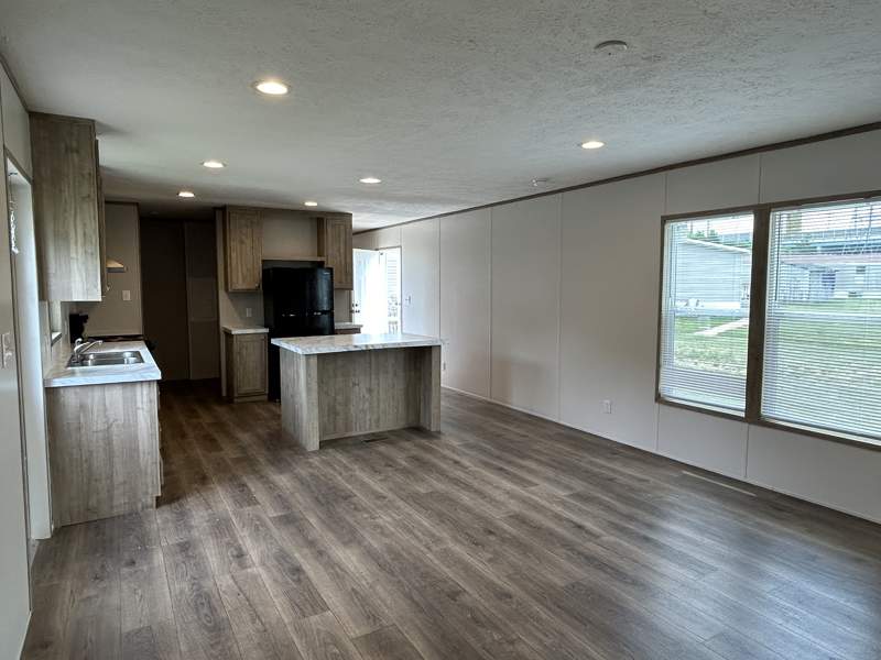 Listing-1951-Photo-c75d2fac-ab61-4d5b-a8f5-9df89e5461df.jpg