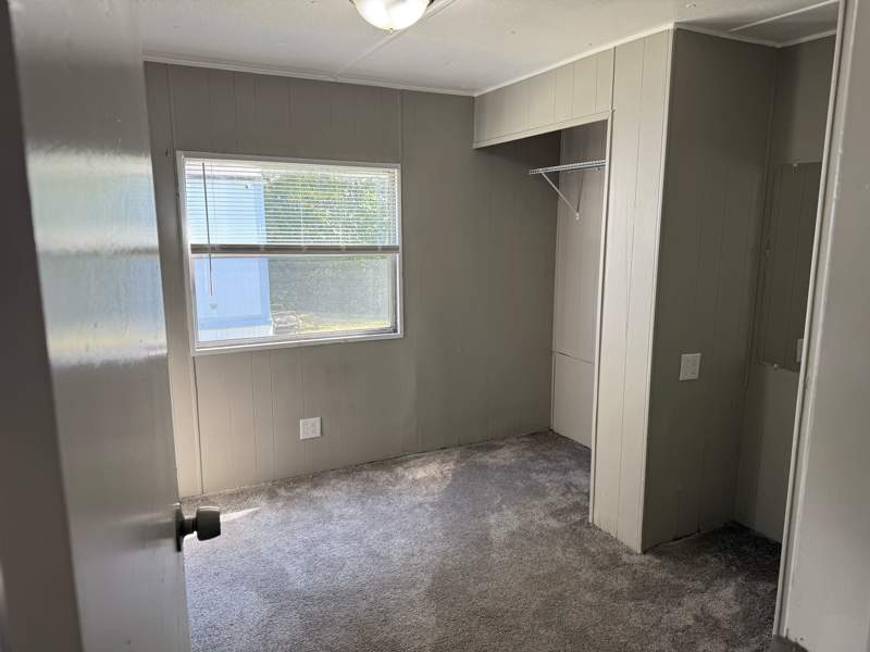 Listing-2055-Photo-9ea2c573-aac5-45d2-816f-5715f4751621.jpg