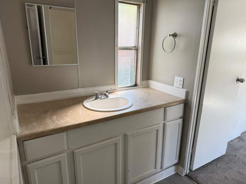 Listing-2055-Photo-f0e6f962-3476-4d26-80f6-6da9c3bc8038.jpg