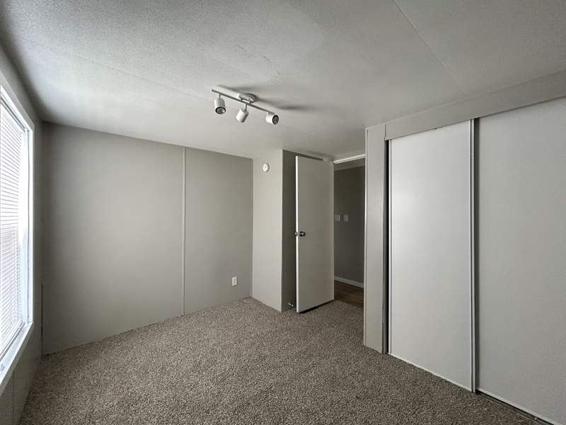 Listing-2099-Photo-b0e61818-ceec-4c0a-8f3d-41c294456576.jpg