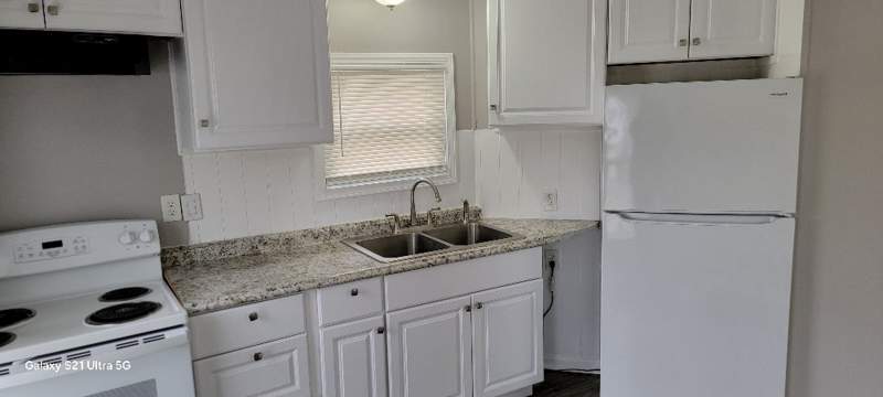 Listing-1918-Photo-12b12785-3f85-4c0d-98ee-0f4a48ba8d64.jpg