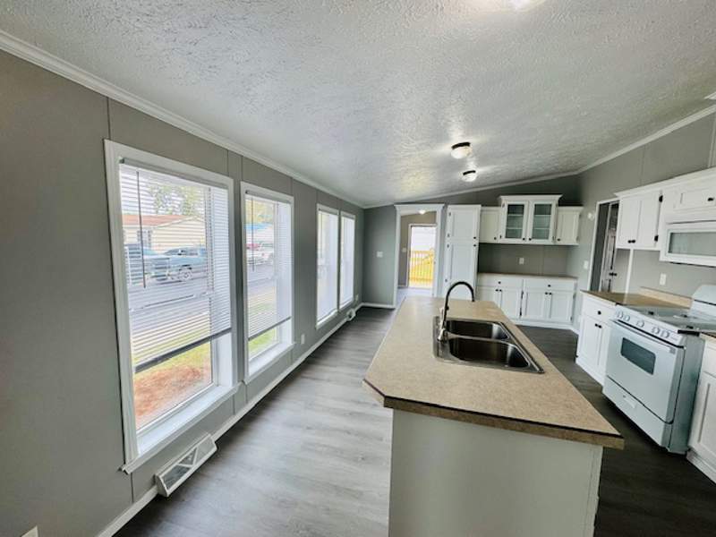 Listing-1999-Photo-2be9a577-f35d-4aa5-bded-7376c1cd1e4a.jpg