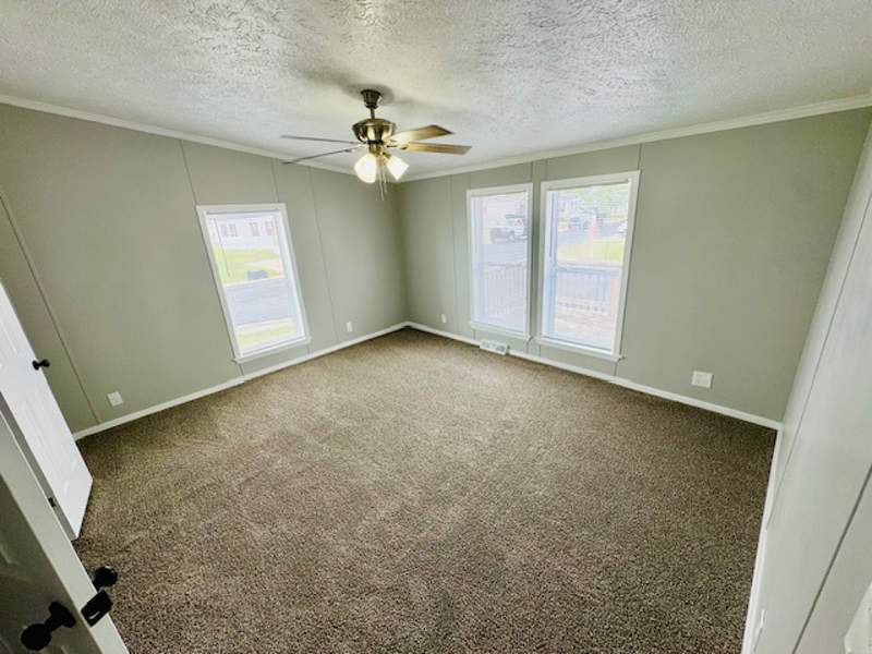 Listing-1999-Photo-97129db0-36bb-44ef-9655-1faebf05a131.jpg
