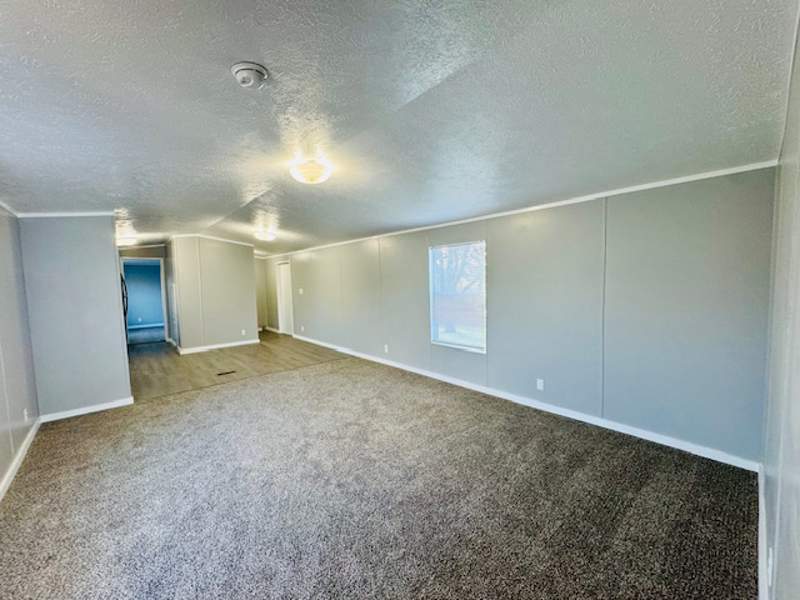 Listing-2040-Photo-50744fa7-9937-41de-af3a-be383c6f41d6.jpg