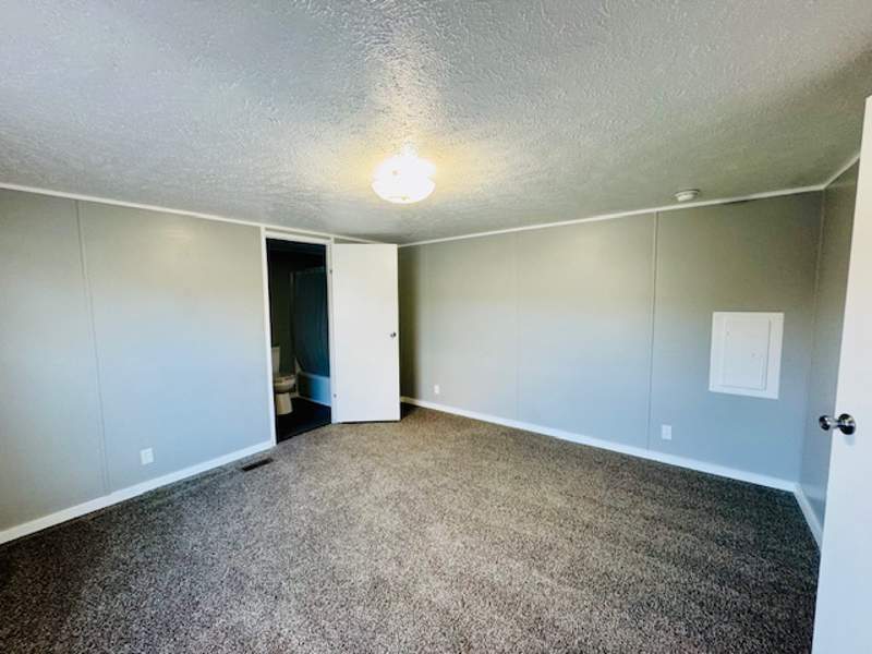 Listing-2040-Photo-b489d2bb-ff2b-4124-8331-dbe0b4f3f6c4.jpg