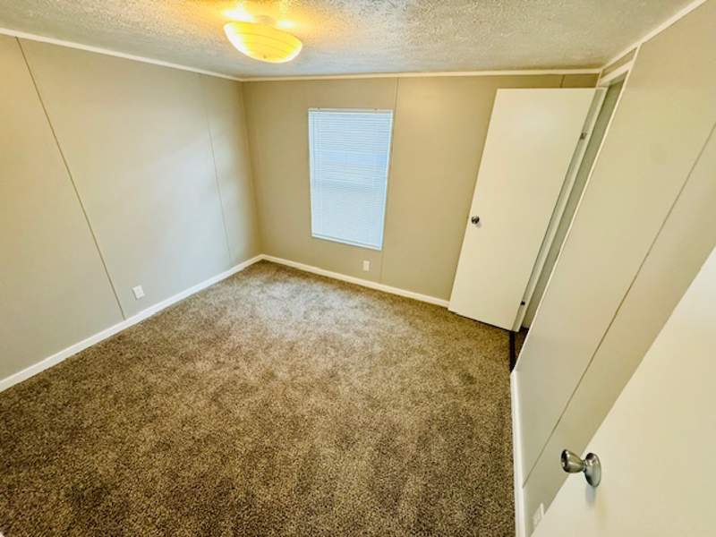 Listing-2083-Photo-24eb9352-ed62-492f-8d66-166517adec99.jpg