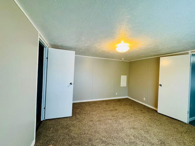 Listing-2083-Photo-92094ef9-1b41-462a-8c4c-8e99e91558f5.jpg