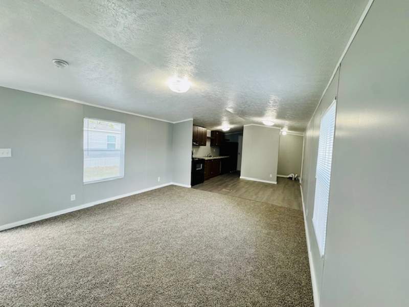 Listing-2083-Photo-a94ebb12-e4b1-447a-a61c-985b62d23b85.jpg