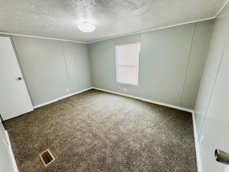 Listing-2083-Photo-bcdba089-f187-43f0-9dc6-e005d205e759.jpg