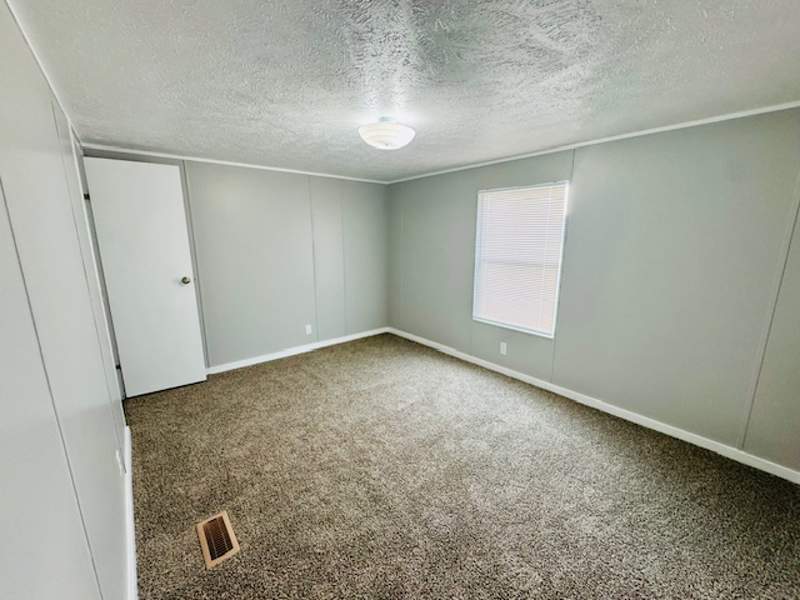Listing-2083-Photo-c6a6e0c7-2444-4237-af7e-dd305f73ef96.jpg