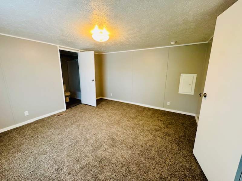 Listing-2083-Photo-d78fd2ef-d329-4d8d-9708-10b3e471455f.jpg