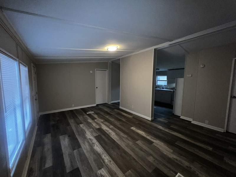 Listing-1398-Photo-20f4b523-42f2-44ff-9f5f-40a9f4463b1e.jpg